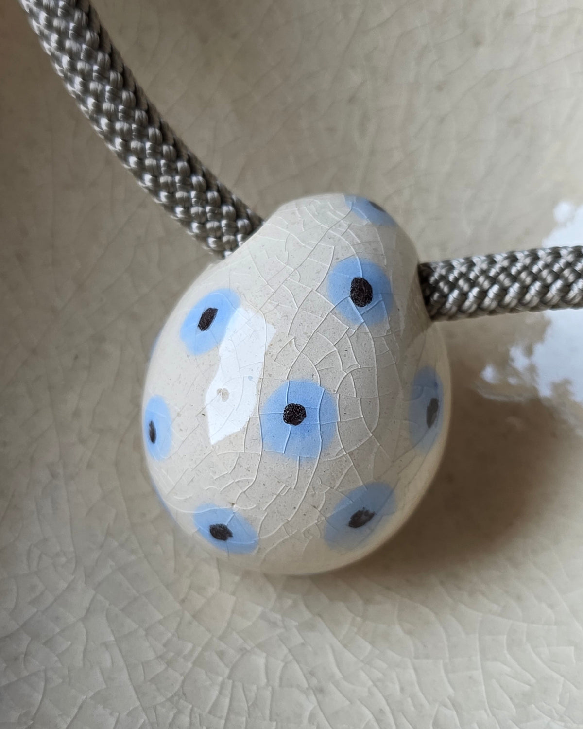 Collana Uovo Esotico – macro dei pois