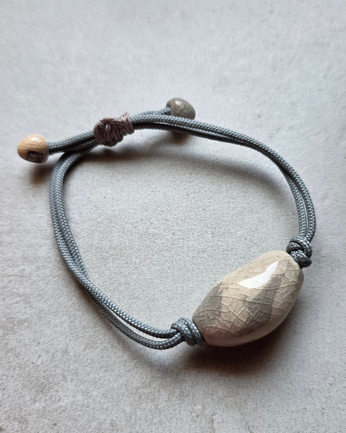 Bracciale Eco – piatto, vista angolata