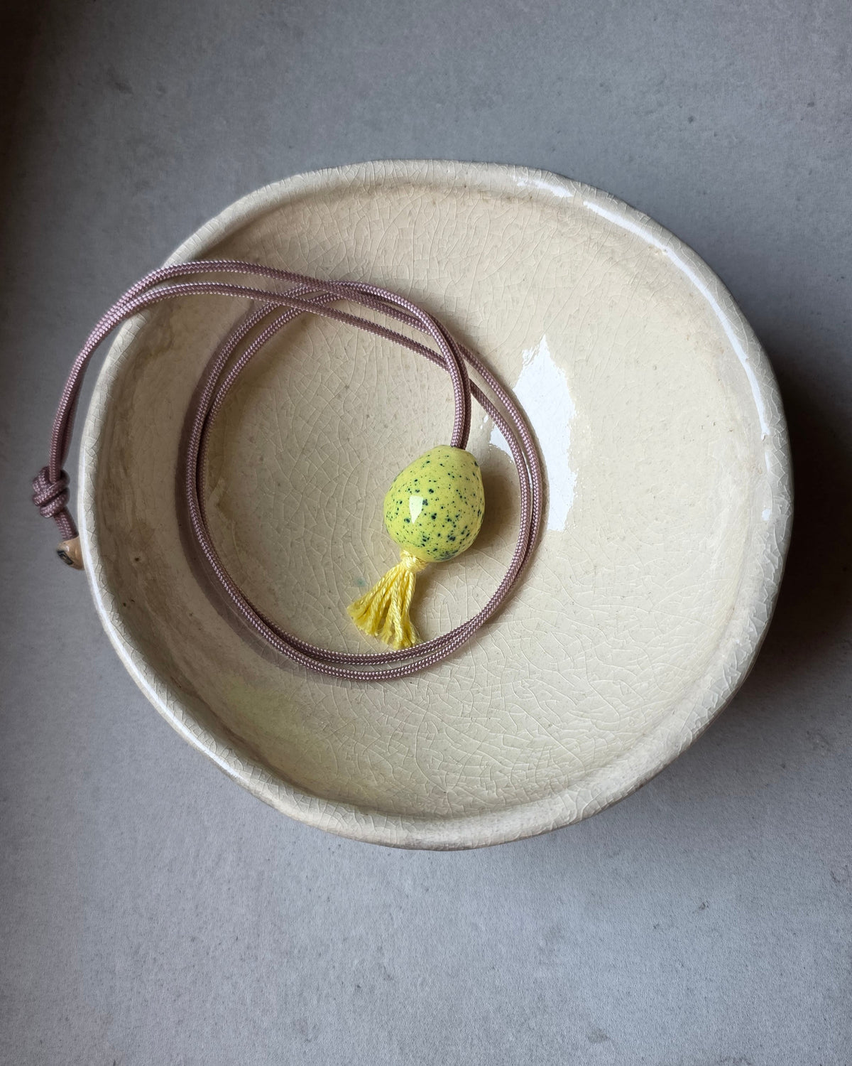 Collana Japamini – Giallo – collana nella ciotola di ceramica