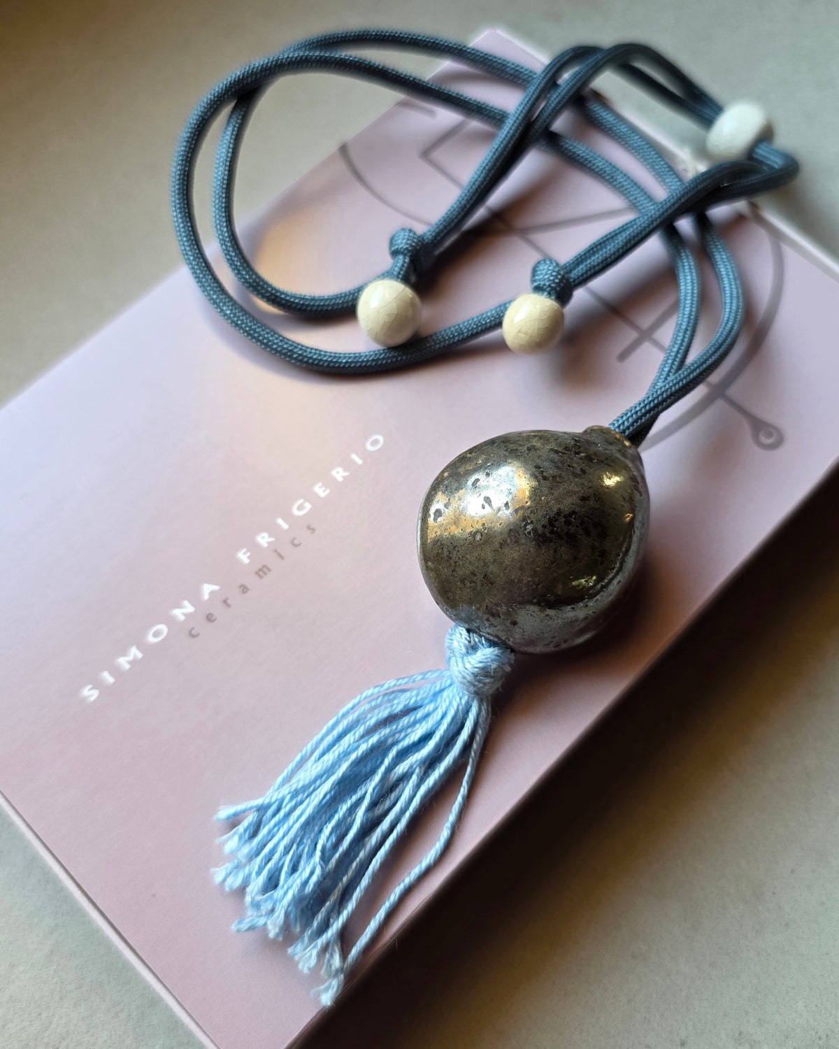 Collana Sacro Om – Oro – scatola regalo