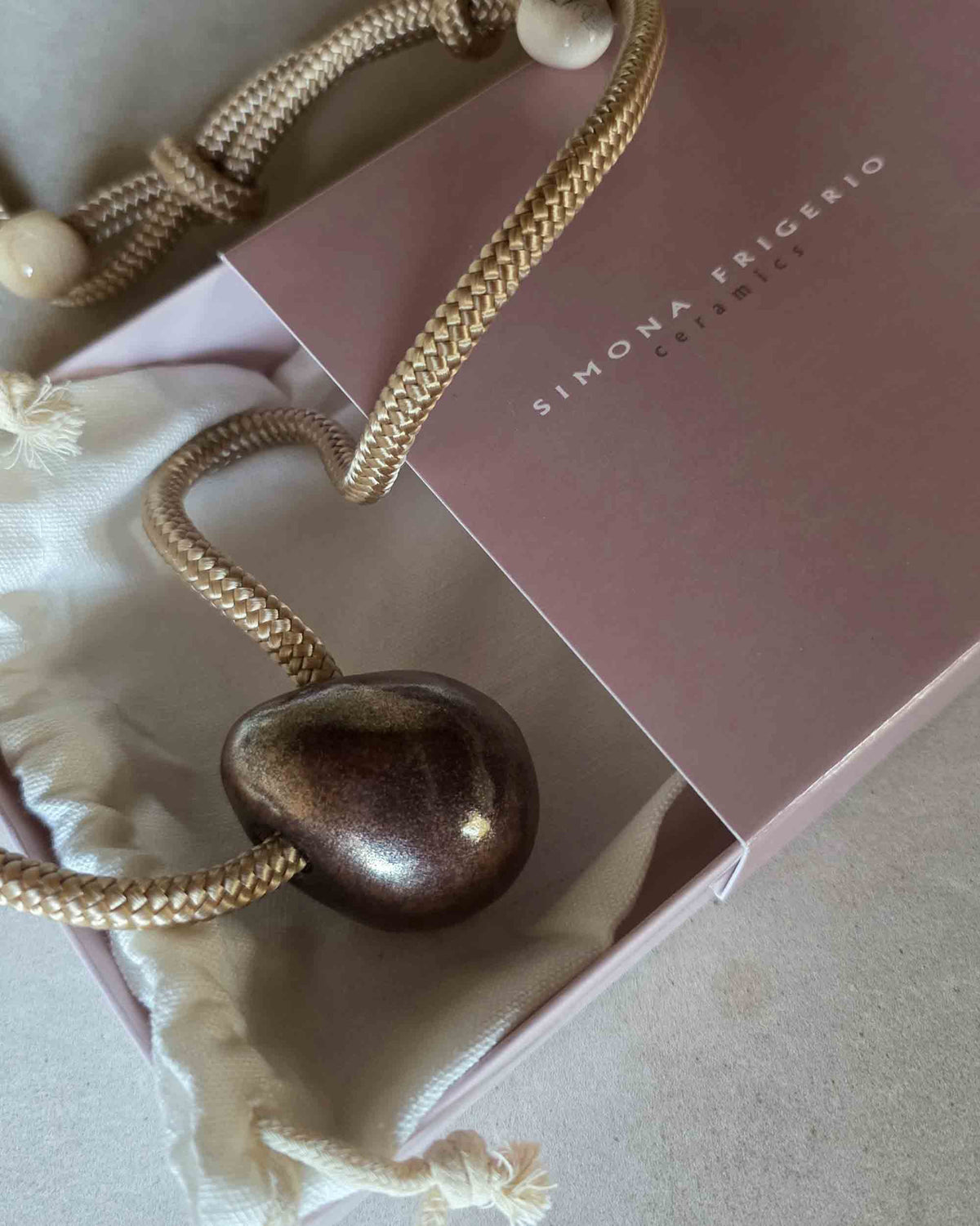 Collana Uovo Cosmico – scatola regalo