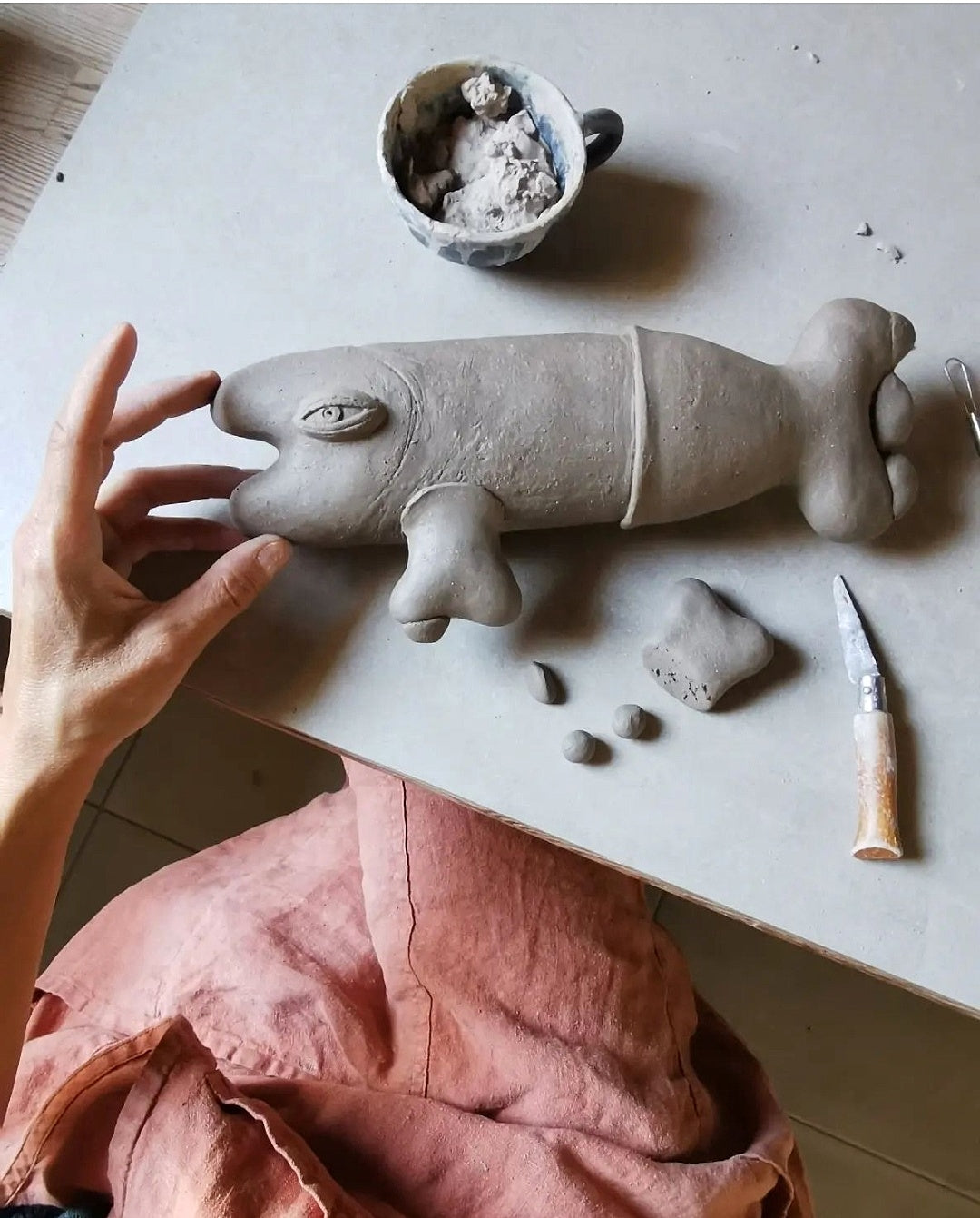 Processo creativo di una delle ceramiche artistiche di Simona Frigerio