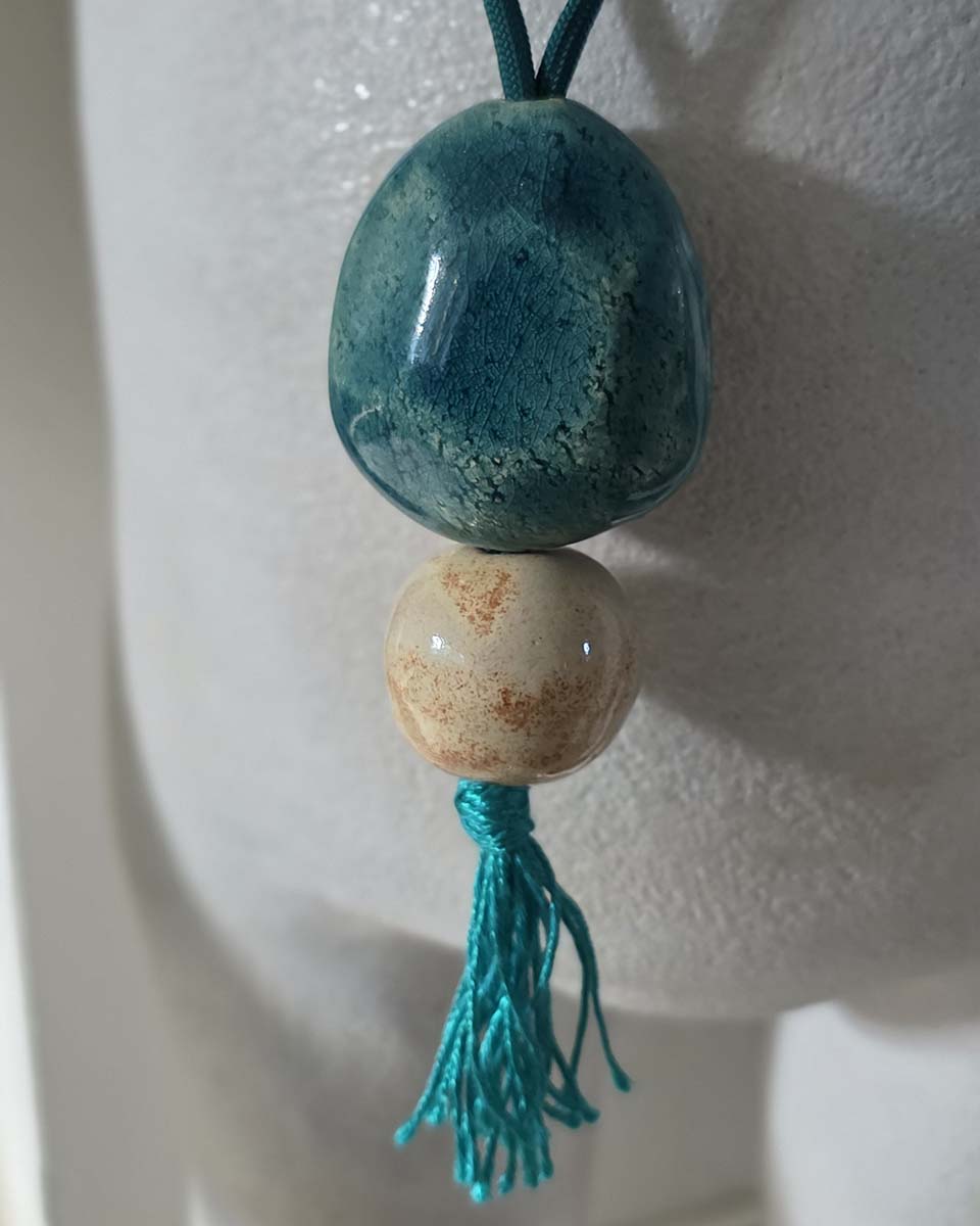 ciondolo pendente in ceramica con forma di pietra turchese