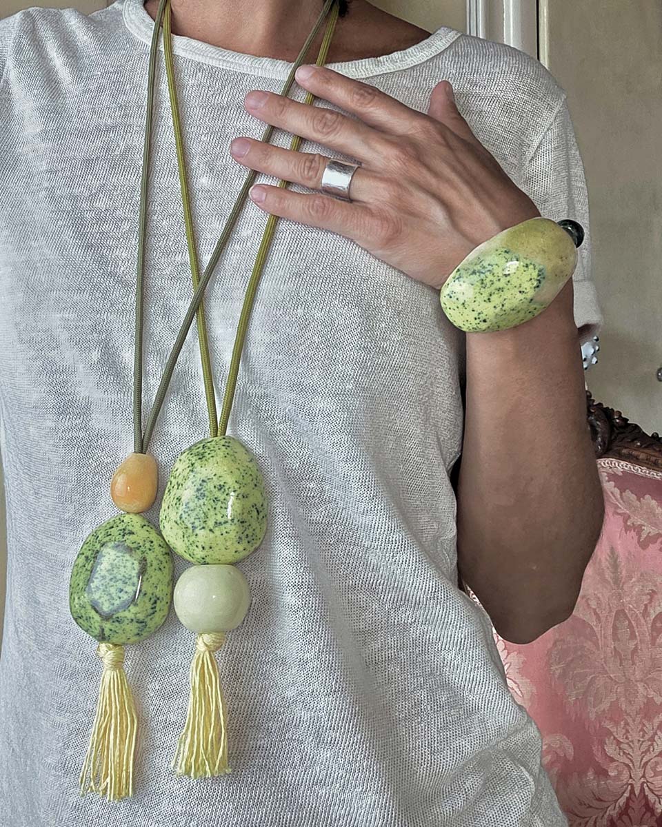 Ciondolo in ceramica pietra magica